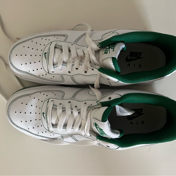 Nike Air Force 1 size 9.5M, white with green stitching - Picture 6 of 13